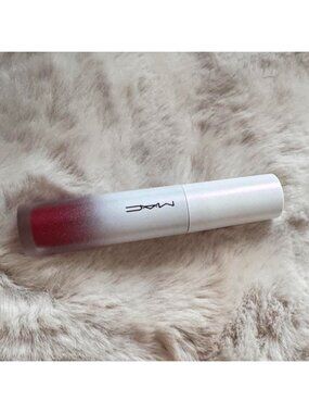 The item is MAC Strobe Beam Liquid Blush, an...